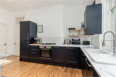 12/4 Haymarket Terrace, Edinburgh, EH12 5JZ - image 12