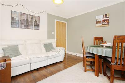 16/7 Waterfront Gait, Granton, Edinburgh, EH5 1EP - image 2