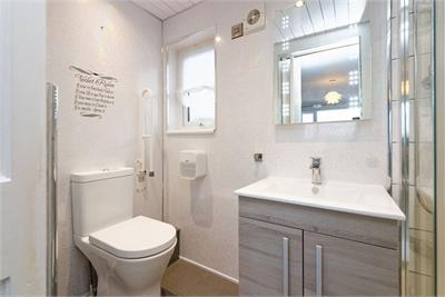 33 Hillpark Rise, , Kilwinning, KA13 6QR - image 10