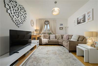 12 Fairy Fa' Crescent, Crossgates, KY4 8BH - image 3