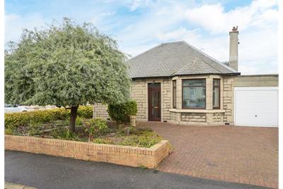 39 Stapeley Avenue, Edinburgh EH7 6QR - image 1
