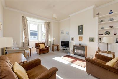 24 Parkgrove Gardens, Clermiston, Edinburgh, EH4 7QL - image 2