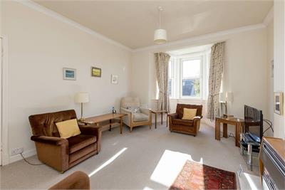 24 Parkgrove Gardens, Clermiston, Edinburgh, EH4 7QL - image 4