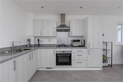 Flat 2, 28 Macginlay Terrace, Edinburgh, EH12 0BQ - image 5