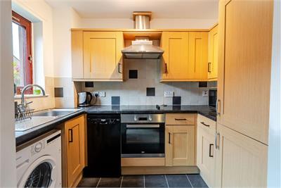 3/4 Coxfield, Gorgie, Edinburgh, EH11 2SY - image 6