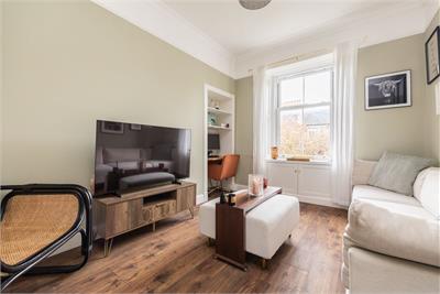 27/12 Wardlaw Place, Edinburgh, EH11 1UG - image 2