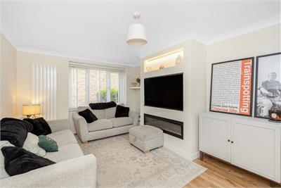 32 Drum Crescent, Gilmerton, Edinburgh, EH17 7DZ - image 2