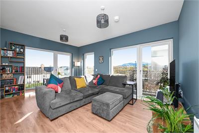 2/6 Glenalmond Place, Sighthill, Edinburgh, EH11 4FF - image 2
