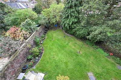 26/2 Merchiston Avenue, Edinburgh, EH10 4NZ - image 15
