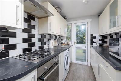 5/2 Christian Crescent, Edinburgh, EH15 3AE - image 5