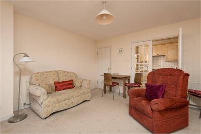 2/4 Sinclair Gardens, Shandon, Edinburgh, EH11 1UU - image 4