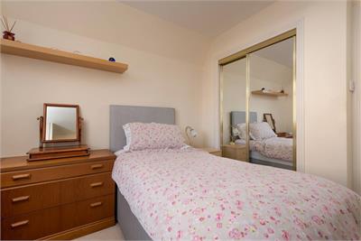 2/4 Sinclair Gardens, Shandon, Edinburgh, EH11 1UU - image 8
