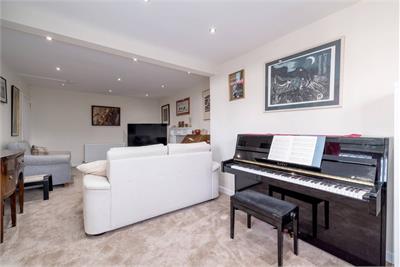 3 Craiglockhart Avenue, Edinburgh, EH14 1DQ - image 5