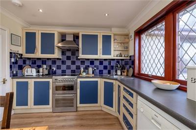 3 Craiglockhart Avenue, Edinburgh, EH14 1DQ - image 7