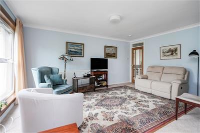 8 Charteris Court, Longniddry, EH32 0NU - image 4