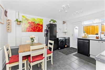 88 North Bughtlinside, East Craigs, EH12 8YB - image 4