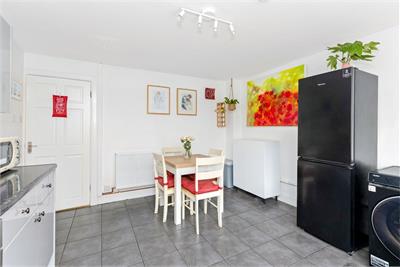 88 North Bughtlinside, East Craigs, EH12 8YB - image 6
