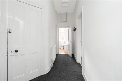 39/8 Bryson Road, Merchiston, Edinburgh, EH11 1DY - image 5