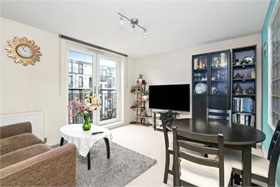 10/3 Waterfront Gait, Granton, Edinburgh, EH5 1EP - image 2