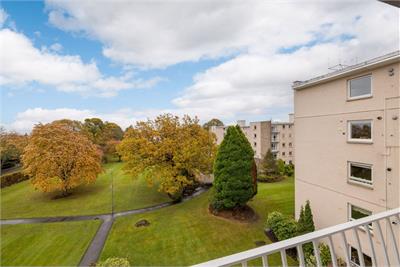 6 (flat 16), Succoth Court, Ravelston, Edinburgh, EH12 6BY - image 5