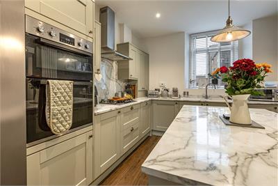 1/2 Hunter Terrace, Hawick, TD9 8BD - image 3