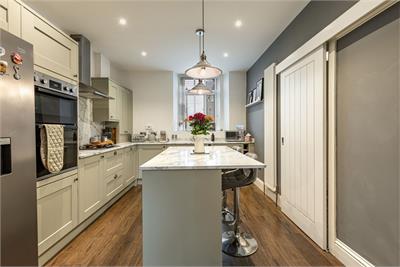 1/2 Hunter Terrace, Hawick, TD9 8BD - image 7