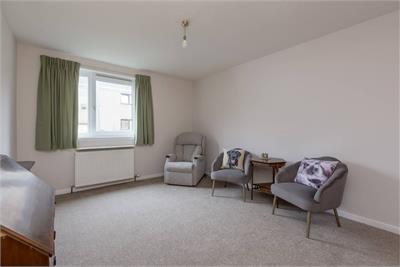 6/1 Rose Park, Edinburgh, EH5 3ST - image 3