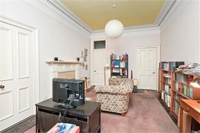 3 (2f3), Comely Bank Terrace, Edinburgh, EH4 1AT - image 4