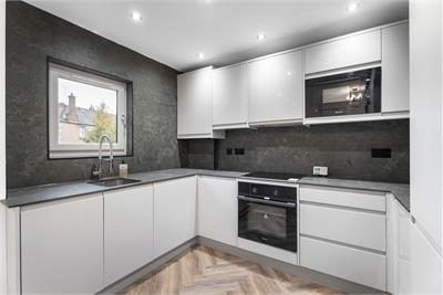 2 Belmont Gardens, Edinburgh, EH12 6JH - image 5