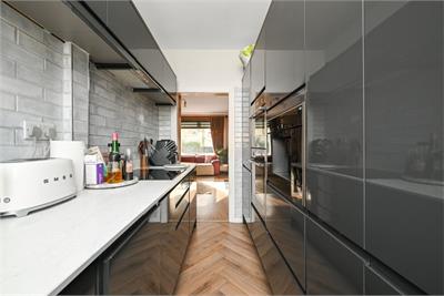 46 Hutchison Crossway, Chesser, Edinburgh, EH14 1RU - image 3