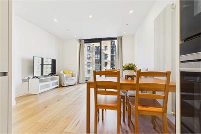 4/15 Simpson Loan, Quartermile, Edinburgh, EH3 9GY - image 4