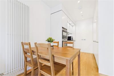 4/15 Simpson Loan, Quartermile, Edinburgh, EH3 9GY - image 5