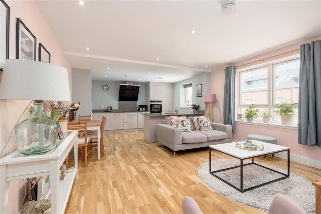 6/3 Weston Gait, Edinburgh, EH11 1FD