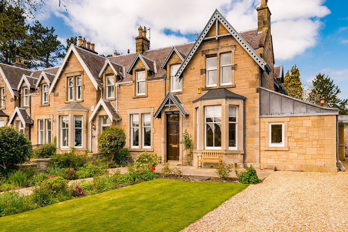 20 Dovecot Road, Corstorphine, Edinburgh, EH12 7LE