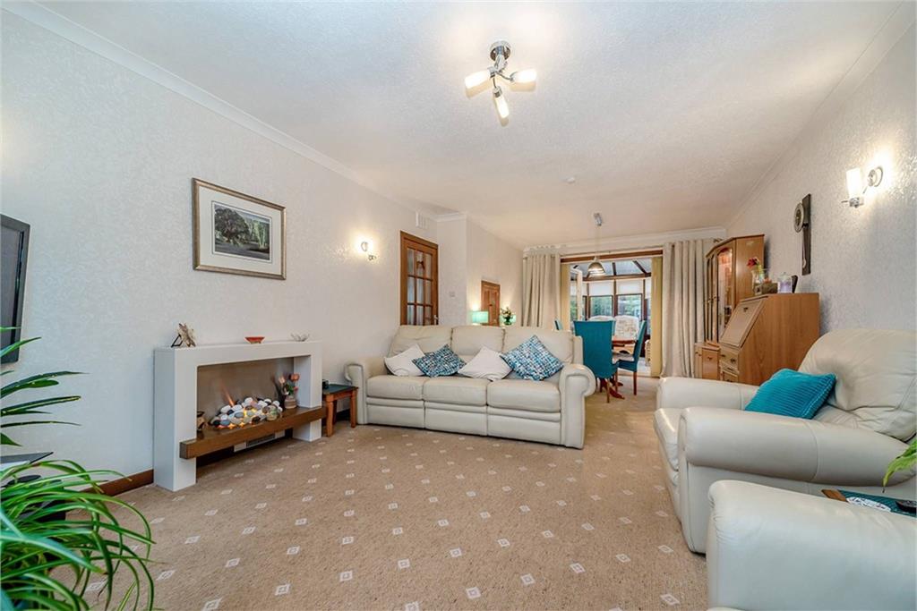 60 Upper Kinneddar, Saline, Dunfermline, KY12 9TR