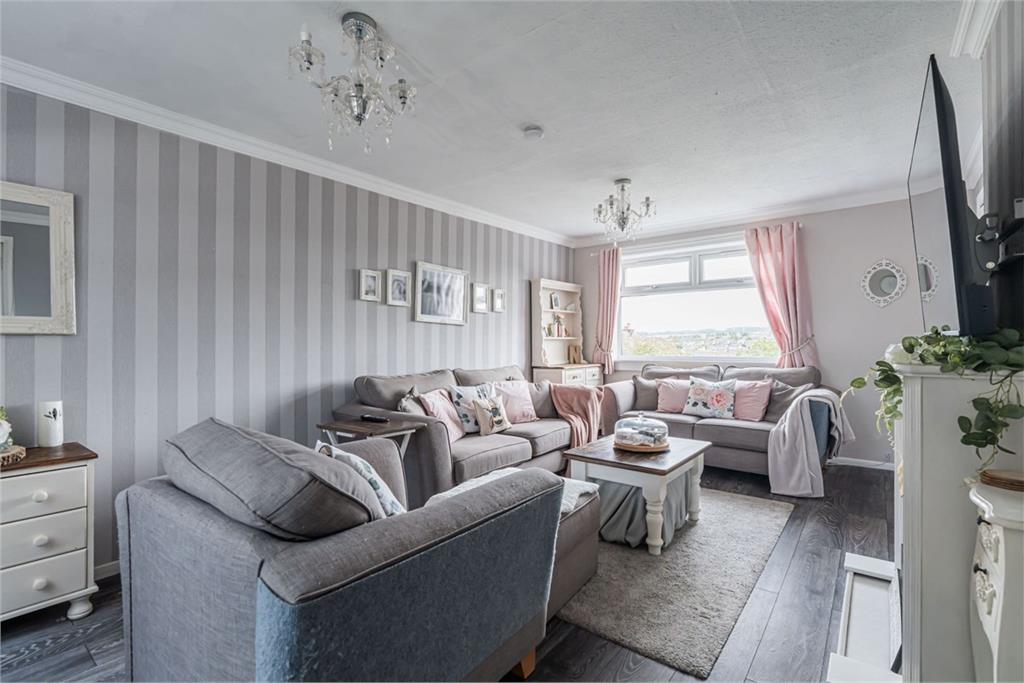 18 West Cairn Crescent, Penicuik, EH26 0AR