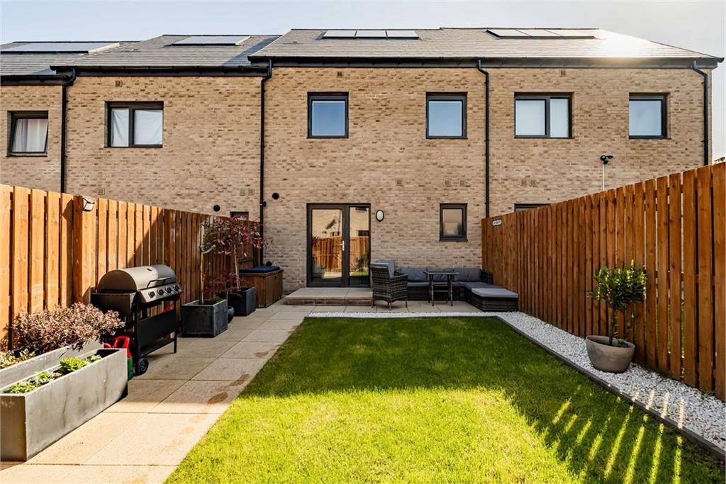 3 Kempsel Grove, Edinburgh, EH11 4FR