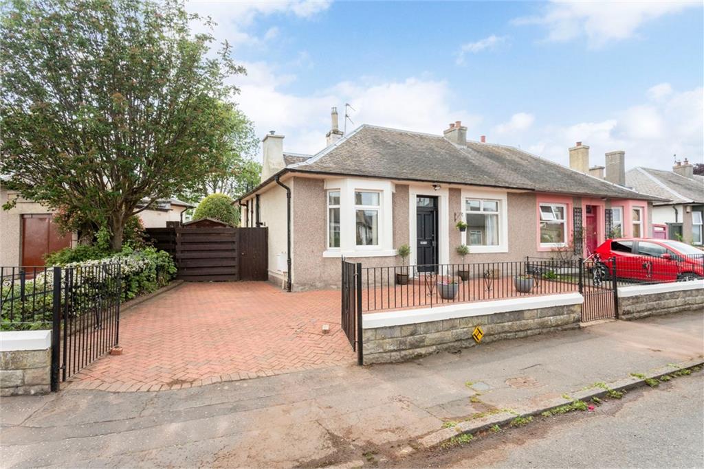 16 Brunstane Bank, Brunstane, Edinburgh, EH15 2NR