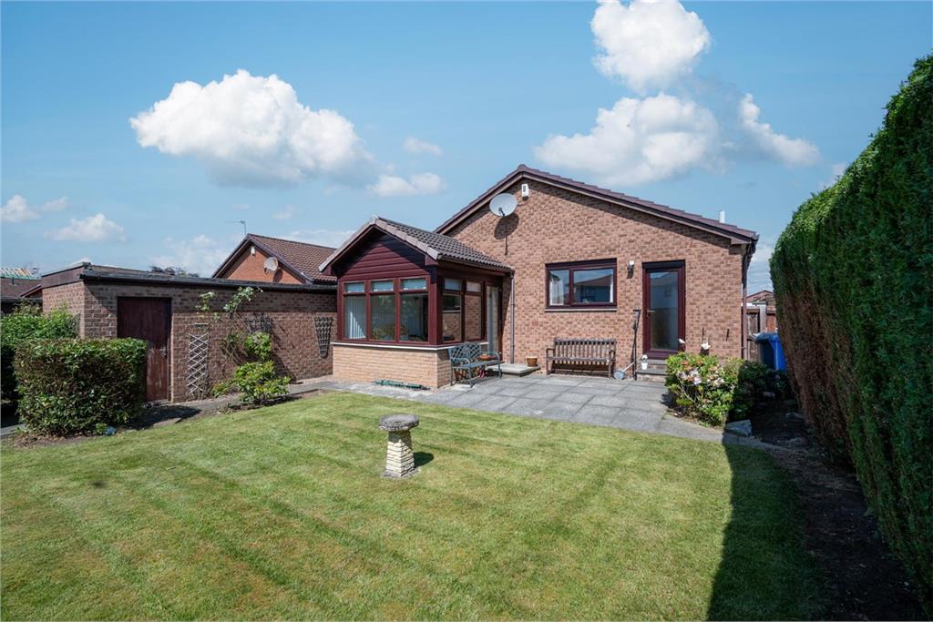 6 Glen Clova Crescent, Cairneyhill, Dunfermline, KY12 8YT