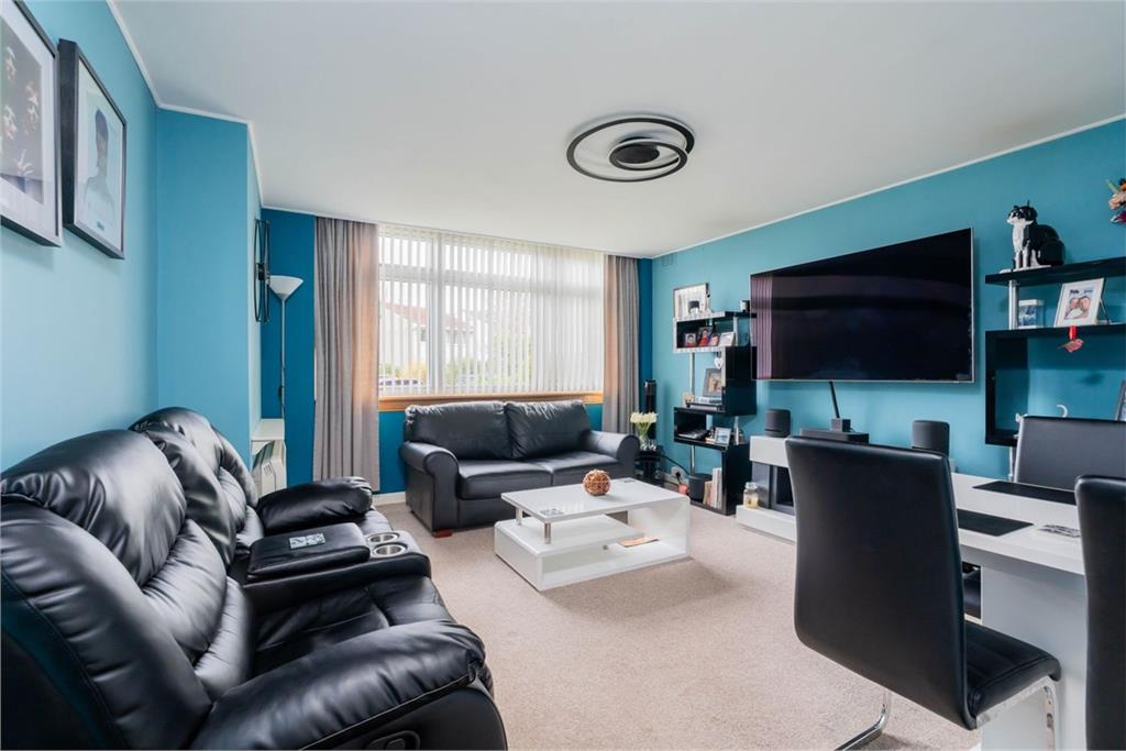 1 Woodlands Court, 44 Barnton Park Avenue, Edinburgh, EH4 6EY