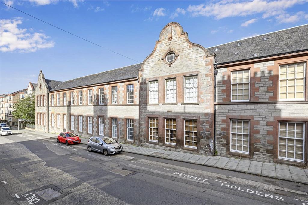 Townhouse for sale in Edinburgh