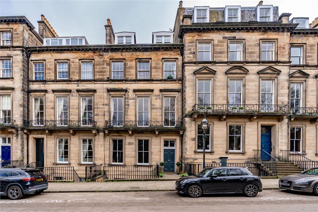 Townhouse for sale in Edinburgh