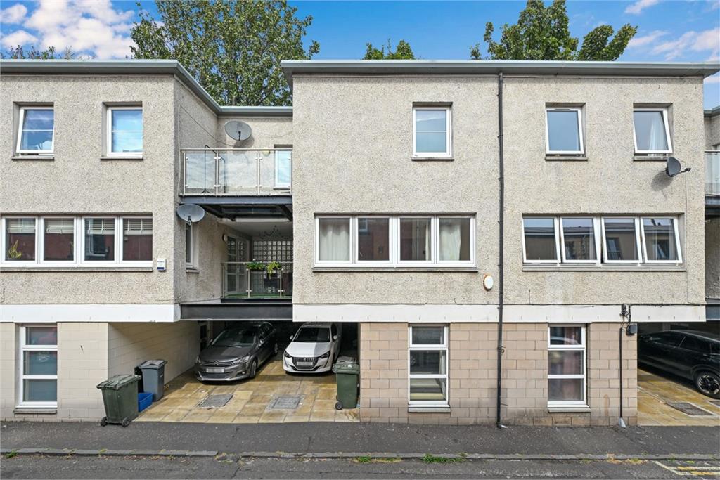 Townhouse for sale in Edinburgh
