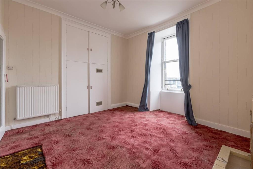 1 bed second floor flat for sale in Old Town