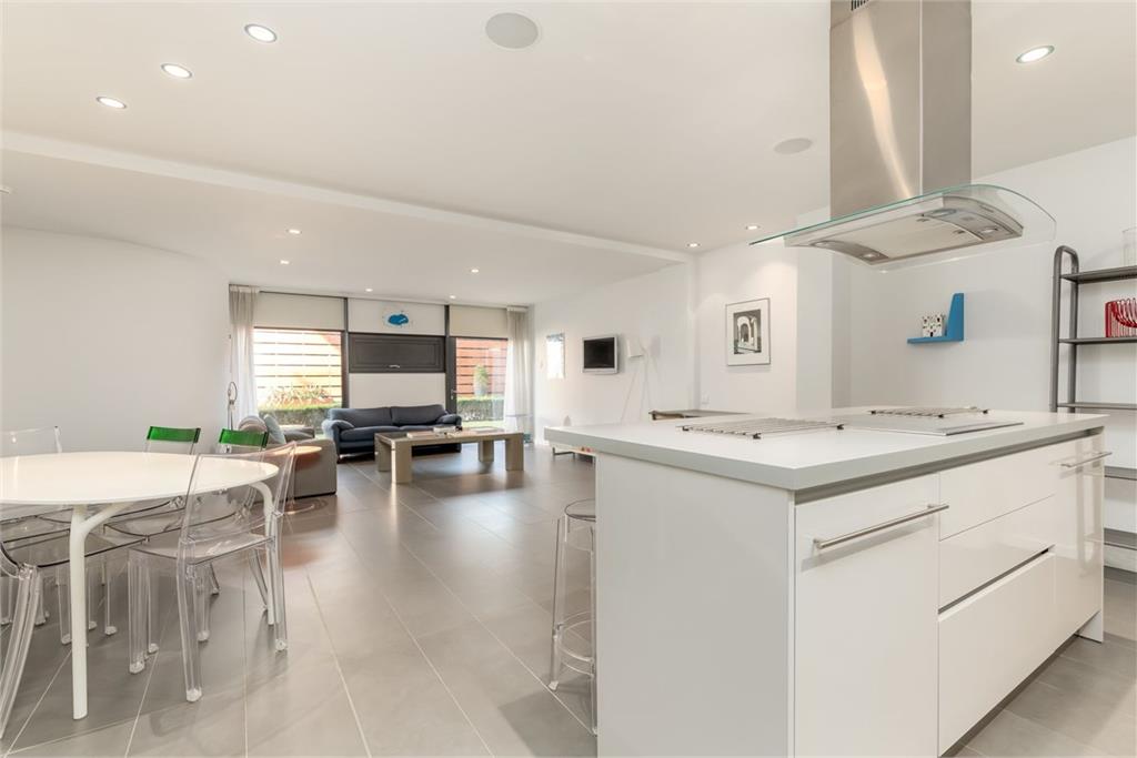 Open Plan Home For Sale In Edinburgh