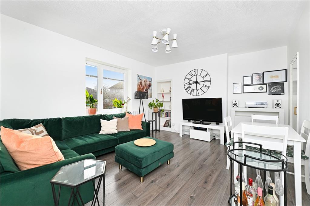 18/3, West Pilton Rise, Pilton, Edinburgh, EH4 4UQ