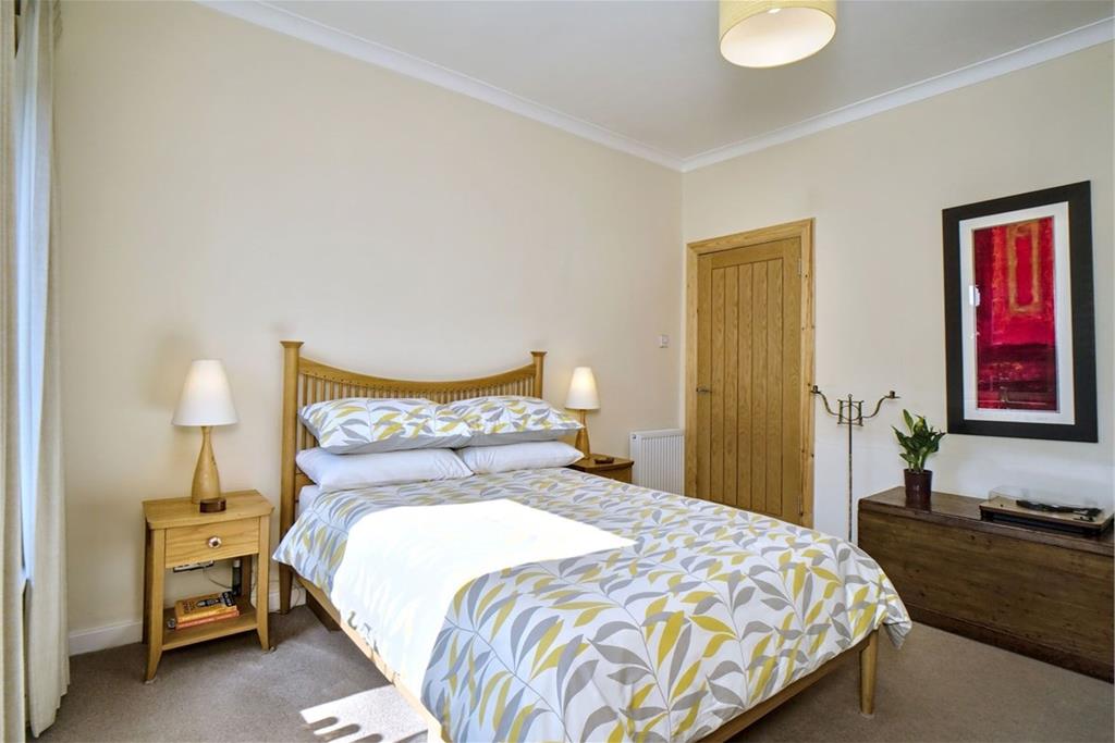 Flat for sale in Leith