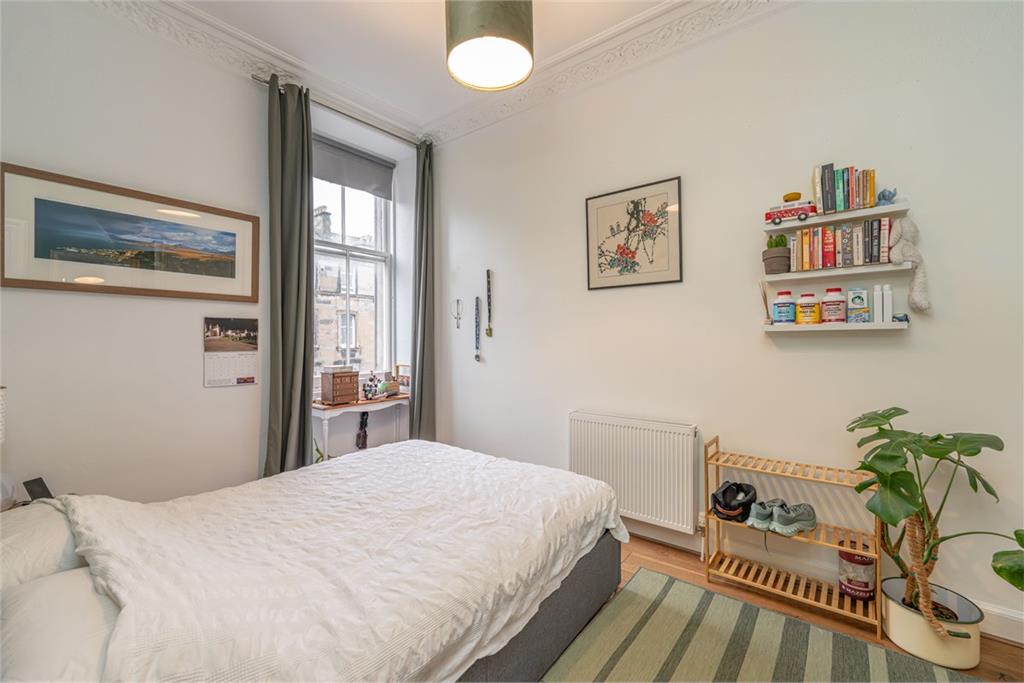 Flat for sale in Leith