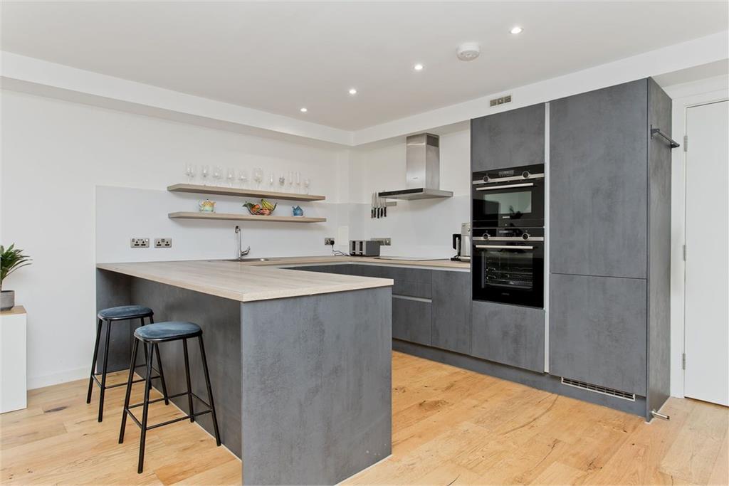 High end flat for sale in Canonmills