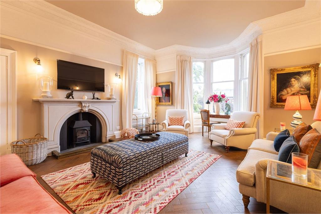 High end flat for sale in Trinity